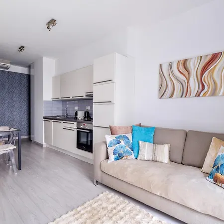 Apartment Rames-cosmo Downtown With Rooftop Pool Budapest