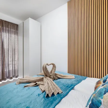 Rames-cosmo Downtown With Rooftop Pool Apartamento