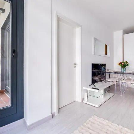 Rames-cosmo Downtown With Rooftop Pool