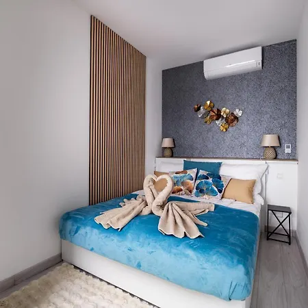 Rames-cosmo Downtown With Rooftop Pool *