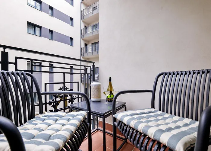 Апартаменты Rames-cosmo Downtown With Rooftop Pool *